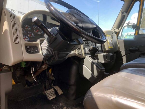 .  International 4300, 2018, Cummins 6.7L, AT-HB, 26ft Box, F#4380 - Image 5