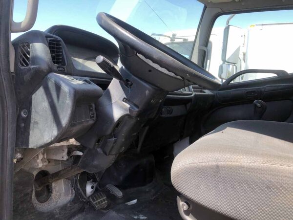 .  Hino 268, 2019, 7.6L, AT-HB, 26ft Box, 96in Door, F#4117 - Image 4
