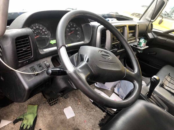 .  Hino 268, 2016, 7.6L, AT-HB, 26ft Box, 90in Door, N#4285 - Image 7