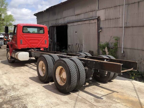 .  International 4400, 2007, 7.6L DT466, MT-AB, 6x4, Cab&Chassis, red, r, F#8520 - Image 5