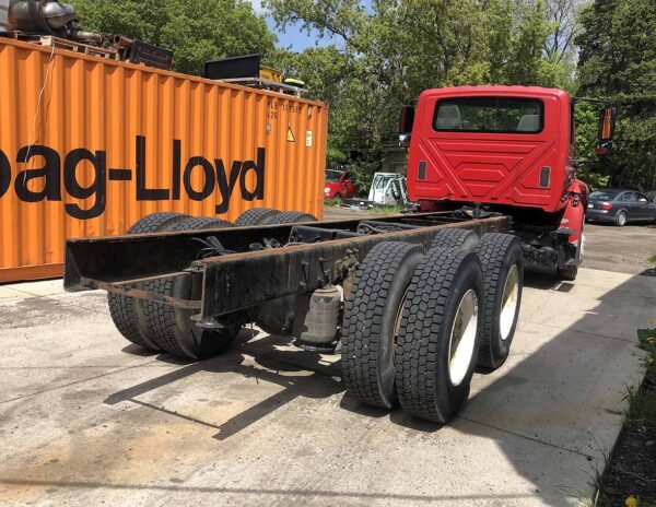 .  International 4400, 2007, 7.6L DT466, MT-AB, 6x4, Cab&Chassis, red, r, F#8520 - Image 6