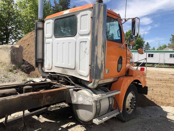 .  Western Star 4900SA, 2007, CAT 11.1L,  MT-AB, 6x4, Cab&Chassis, orange, N#8813 - Image 5