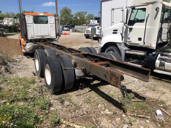 .  Western Star 4900SA, 2007, CAT 11.1L,  MT-AB, 6x4, Cab&Chassis, orange, N#8813 - Image 9