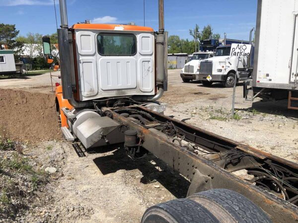.  Western Star 4900SA, 2007, CAT 11.1L,  MT-AB, 6x4, Cab&Chassis, orange, N#8813 - Image 11