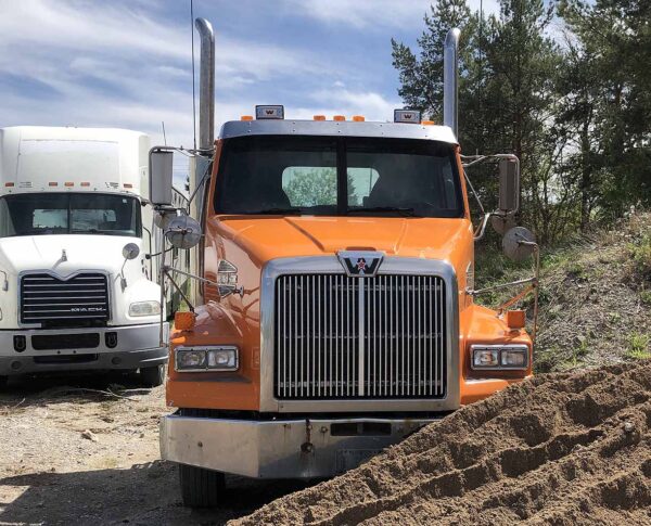 .  Western Star 4900SA, 2007, CAT 11.1L,  MT-AB, 6x4, Cab&Chassis, orange, N#8813 - Image 3
