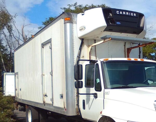 .   26ft Reefer w/heater, 88in +Side Door, Carrier, Tailgate, N#R26-2841