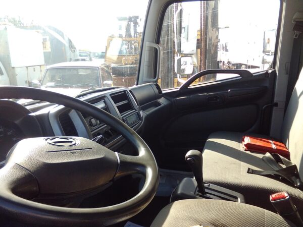 .  Hino 258, 2018, 7.6L, AT-HB, 20ft Reefer, 84in D, Carrier, F#2162 - Image 9