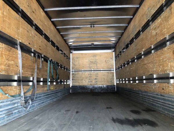 .  International MV607, 2020, Cummins 6.7L, AT-HB, 26ft Box black, TG, N#9798 - Image 6