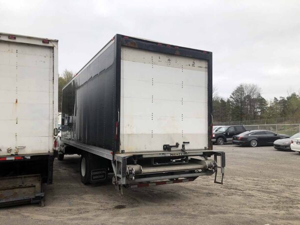 .  International MV607, 2020, Cummins 6.7L, AT-HB, 26ft Box black, TG, N#9798 - Image 15