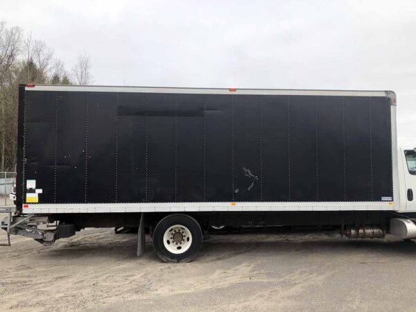 .  International MV607, 2020, Cummins 6.7L, AT-HB, 26ft Box black, TG, N#9798 - Image 7