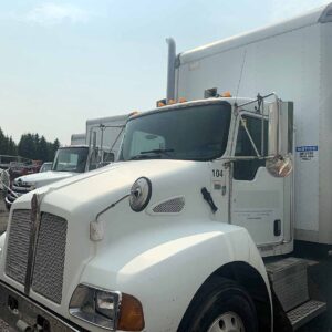 .  Kenworth T300, 2007, Cummins 8.3L ISC260, AT-AB, 26ft Box, 96in D, r, N#6734