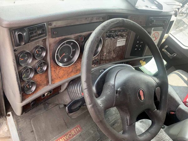 .  Kenworth T300, 2007, Cummins 8.3L ISC260, AT-AB, 26ft Box, 96in D, r, N#6734 - Image 12