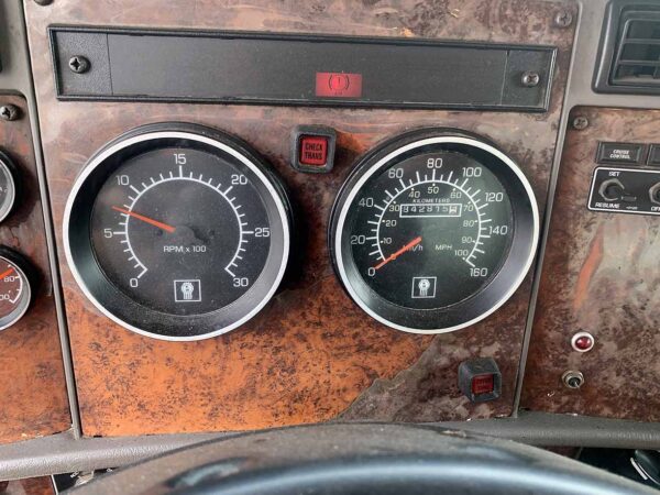 .  Kenworth T300, 2007, Cummins 8.3L ISC260, AT-AB, 26ft Box, 96in D, r, N#6734 - Image 16