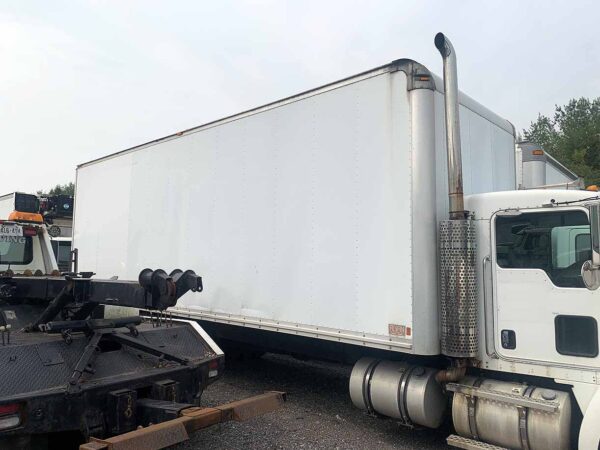 .  Kenworth T300, 2007, Cummins 8.3L ISC260, AT-AB, 26ft Box, 96in D, r, N#6734 - Image 8