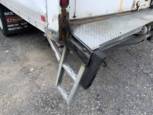 .  Hino 338, 2005, 7.6L, Air B, 60in Sleeper, 24ft Box, 100in Door, 102in W, Tailgate, N#0520 - Image 10