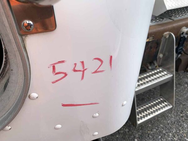 .  Peterbilt 337, 2014, Paccar 8.9L, AutoT-AirB, Day Cab Tractor, 4x2, N#5421 - Image 18