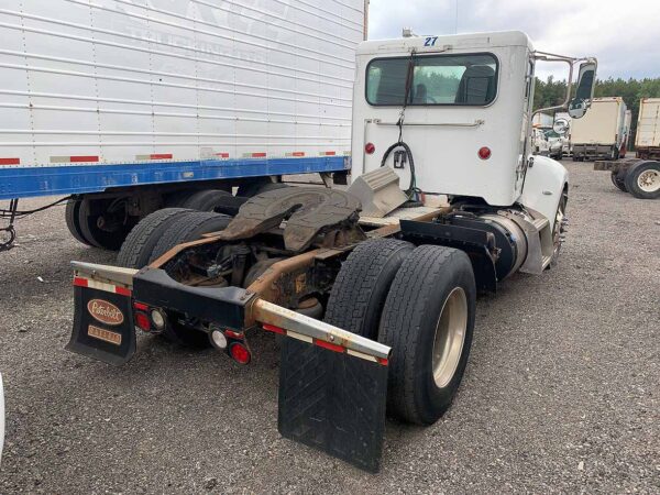 .  Peterbilt 337, 2014, Paccar 8.9L, AutoT-AirB, Day Cab Tractor, 4x2, N#5421 - Image 7