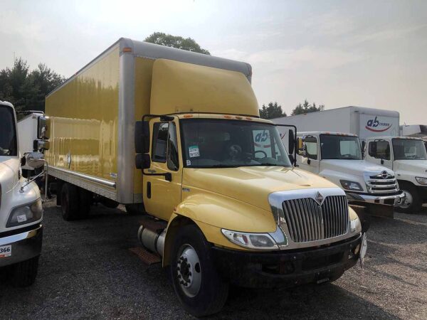 .  International 4300, 2014, 6.4L, AT-HB, 26ft Box, 90in Door, yellow, TG, N#3768 - Image 4