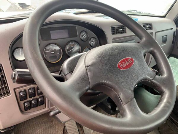 .  Peterbilt 348, 2014, Paccar 8.9L, AutoT-AirB, Day Cab Tractor, 4×2, N#6445 - Image 10