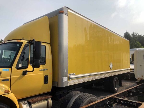 .  International 4300, 2014, 6.4L, AT-HB, 26ft Box, 90in Door, yellow, TG, N#3768 - Image 3