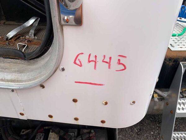.  Peterbilt 348, 2014, Paccar 8.9L, AutoT-AirB, Day Cab Tractor, 4×2, N#6445 - Image 18