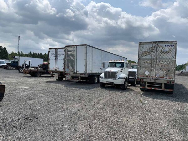 .  Peterbilt 348, 2014, Paccar 8.9L, AutoT-AirB, Day Cab Tractor, 4×2, N#6445 - Image 15