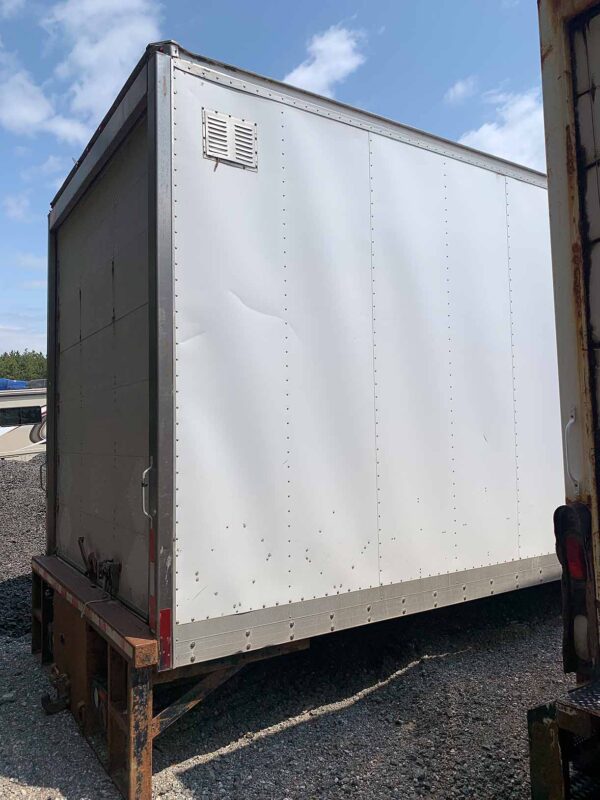 .  26ft Box, 98in Rollup Door, Side Door, 108in Int H, Vented, N#D26-ALVN - Image 6