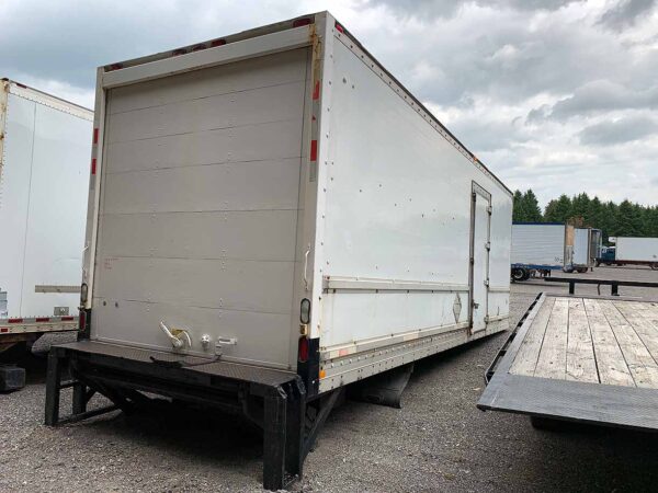 .   26ft Box, 95in Rollup +Side Door, 102in W, TG, N#D26-COMM - Image 4