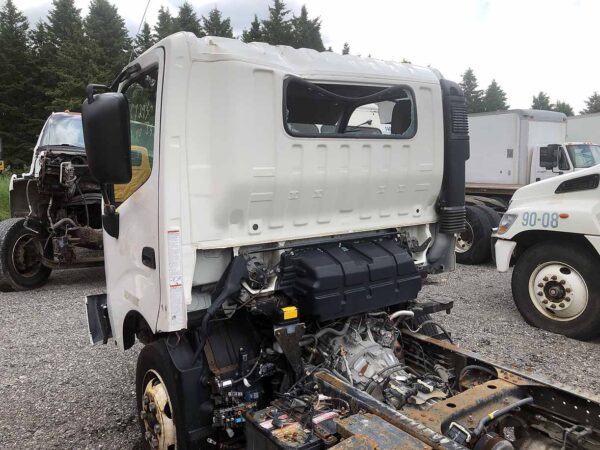 .  Hino 195, 2014, 5.1L, AT-HB, cab&chassis, damage front, N#0430 - Image 4