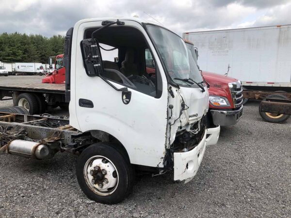 .  Hino 195, 2014, 5.1L, AT-HB, cab&chassis, damage front, N#0430 - Image 3