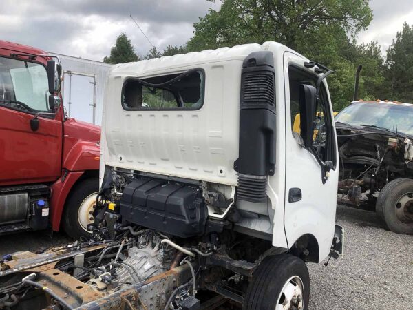 .  Hino 195, 2014, 5.1L, AT-HB, cab&chassis, damage front, N#0430 - Image 5