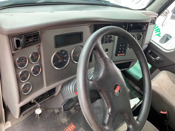 .  Kenworth T370, 2017, 6.7L, AT-HB, 27ft Box, 96in Door, TG, N#6169 - Image 12
