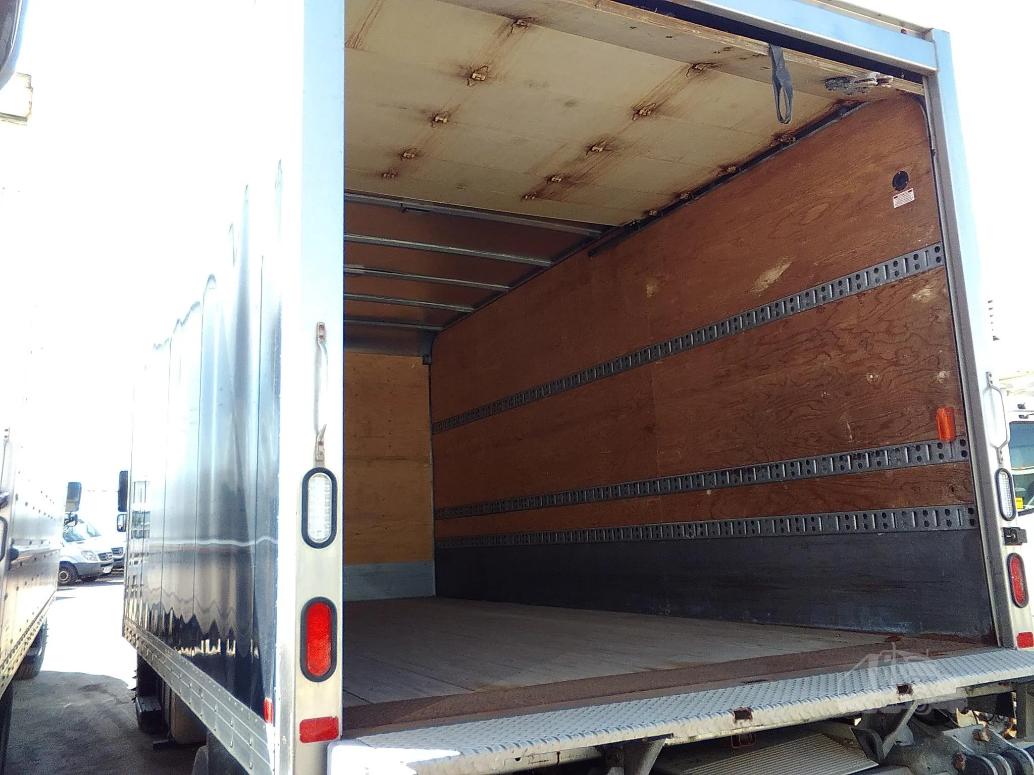 . Hino 258, 2018, 7.6L, AT-HB, 18ft Box, 84in Door, F#3941 - Image 5