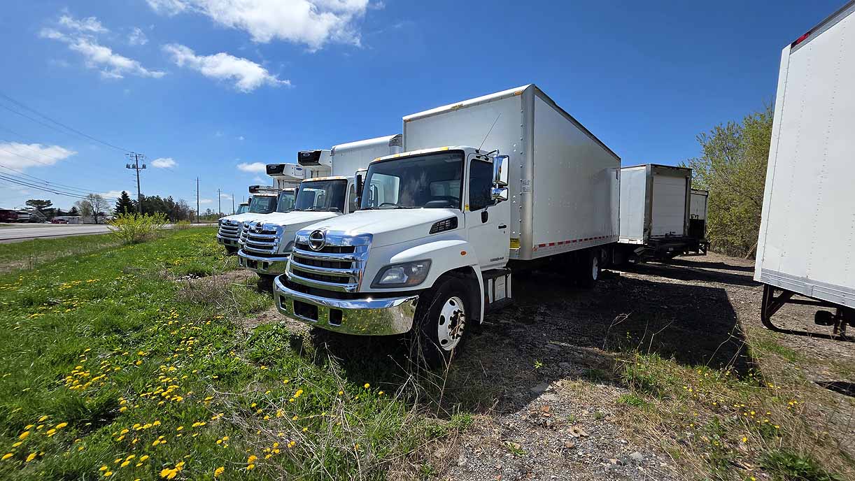 . Hino 268, 2018, 7.6L, AT-HB, 24ft Box, 90in Door, S#2903 - Image 4