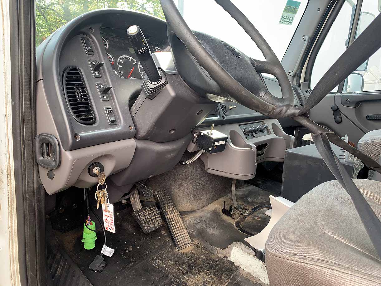 . Freightliner M2, 2012, Cummins 6.7L, AT-AB, 26ft Box, 70in D, N#0074 - Image 8