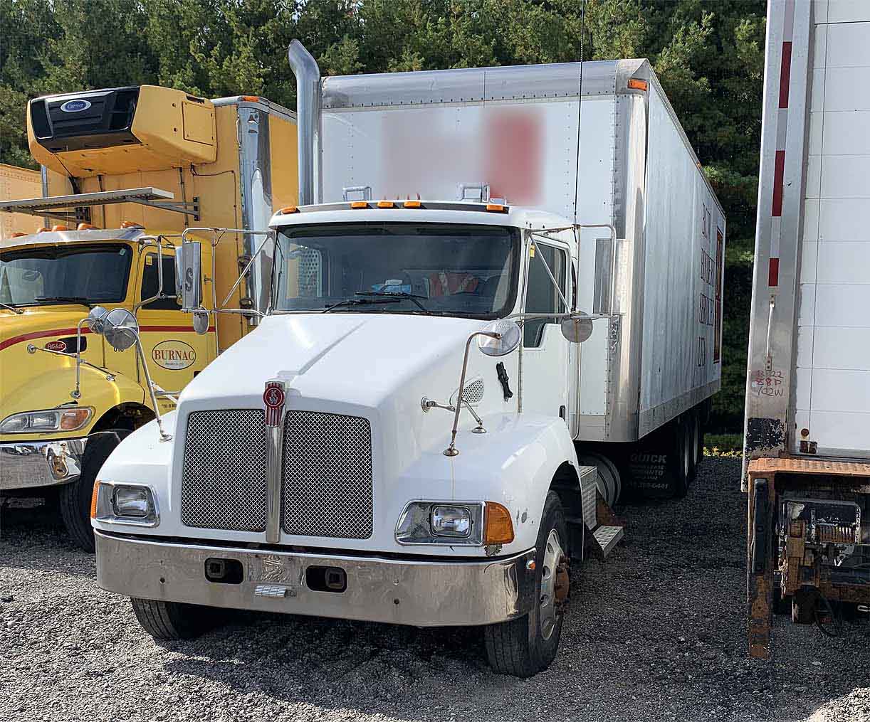 . Kenworth T300, 2008, 8.3L PX8, MT-AB, 6x4, 28ft Box, 92in Door, N#6647 - Image 3
