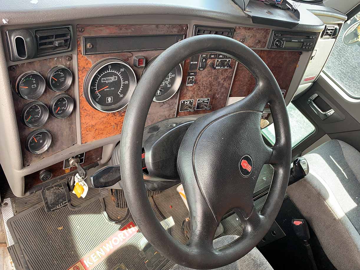 . Kenworth T300, 2008, 8.3L PX8, MT-AB, 6x4, 28ft Box, 92in Door, N#6647 - Image 10