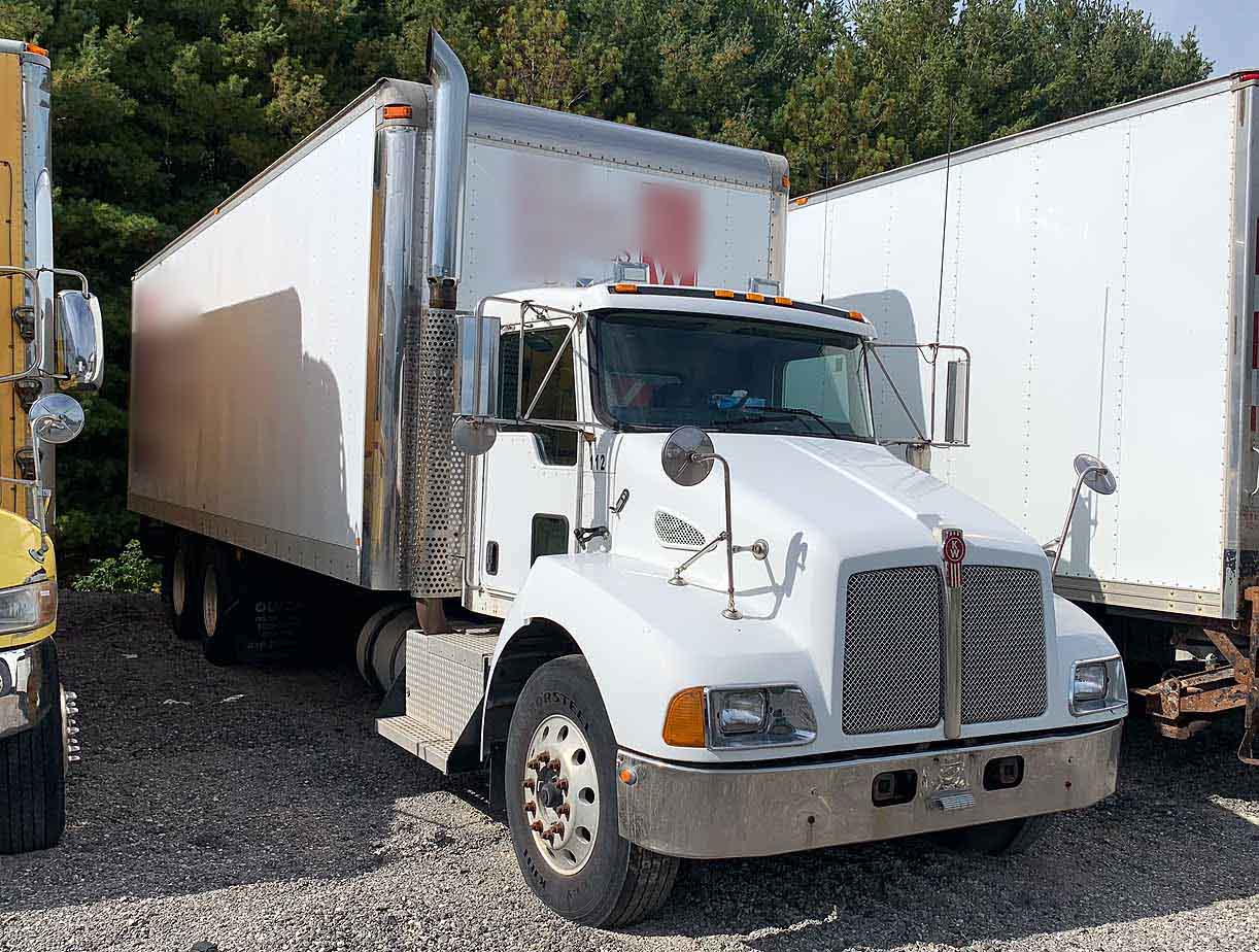 . Kenworth T300, 2008, 8.3L PX8, MT-AB, 6x4, 28ft Box, 92in Door, N#6647