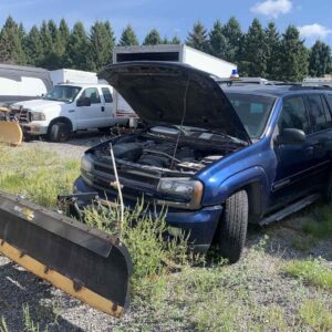 .  Chevrolet TrailBlazer, 2004, 4.2L gas, AT-HB, 4WD, SUV, w/ Snow Plow, blue, N#2920