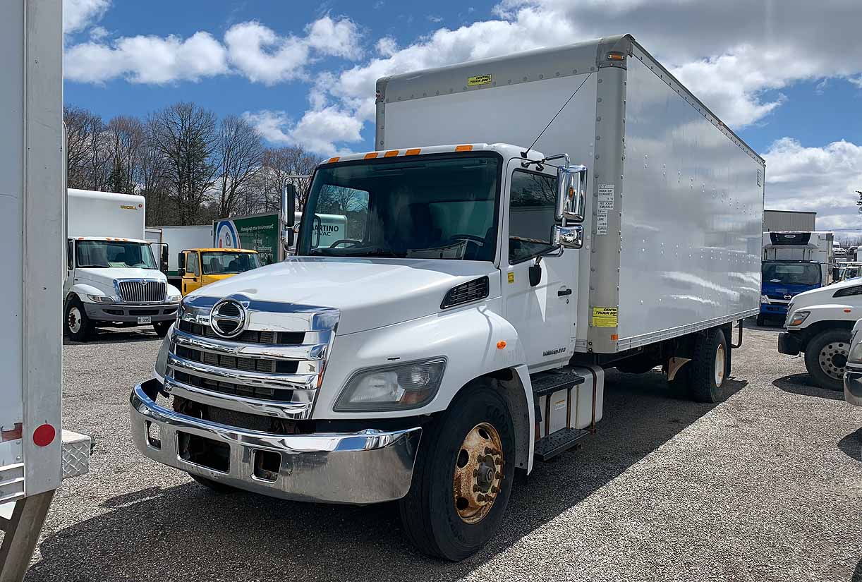 . Hino 268, 2019, 7.6L, AutoT-HydrB, 24ft Box, Rollup Door, N#9008 - Image 2