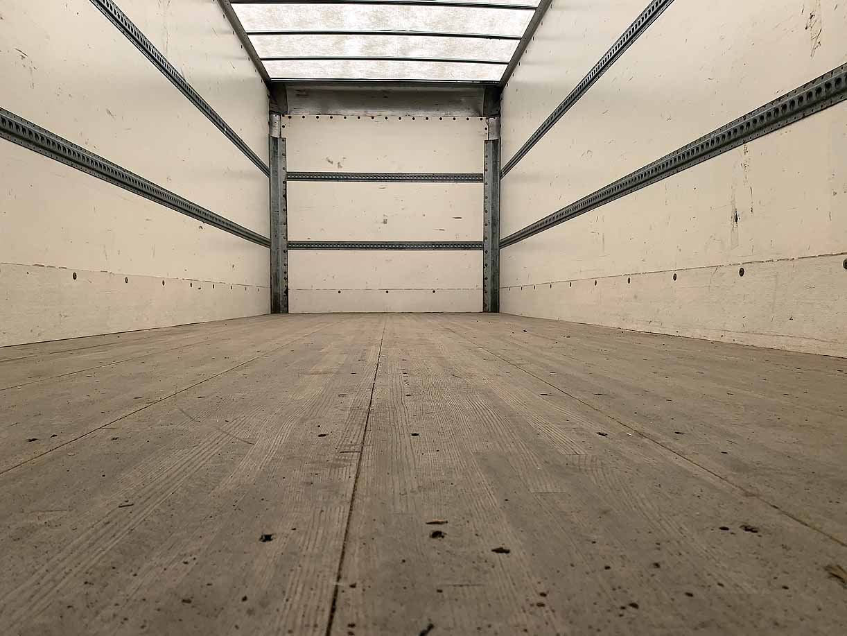 . Hino 268, 2019, 7.6L, AutoT-HydrB, 24ft Box, Rollup Door, N#9008 - Image 8