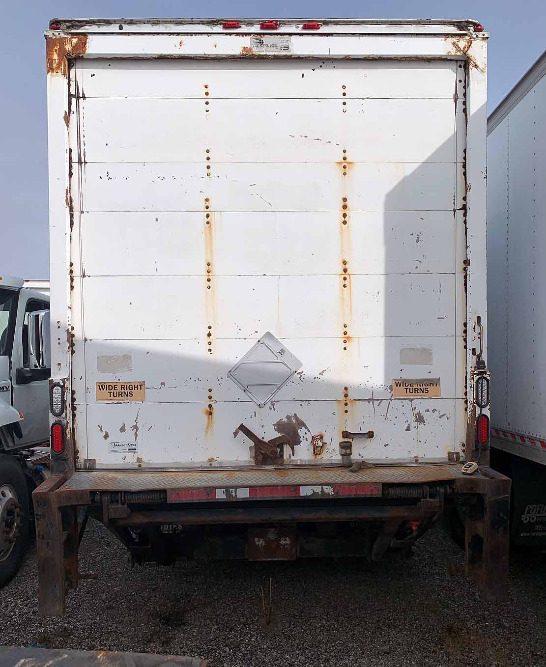. Kenworth T300, 2007, Cummins 8.3L, MT-AB, 6x4, Sleeper, 26ft Box, 96in Door, TG, r, N#1153 - Image 10