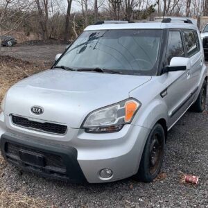.   Kia Soul 4u, 2010, 2L gas, AutoT, FWD, Sunroof, 5Seat 4Door SUV, silver, F#0910