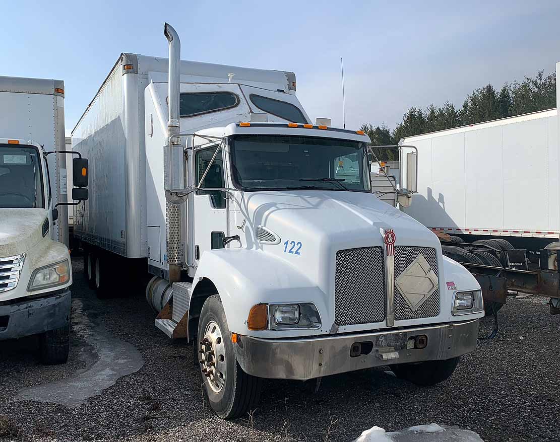 . Kenworth T300, 2007, Cummins 8.3L, MT-AB, 6x4, Sleeper, 26ft Box, 96in Door, TG, r, N#1153 - Image 5