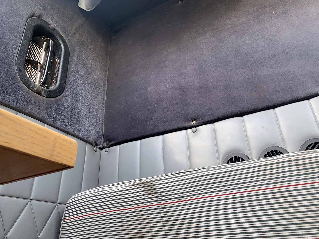 . Kenworth T300, 2007, Cummins 8.3L, MT-AB, 6x4, Sleeper, 26ft Box, 96in Door, TG, r, N#1153 - Image 24