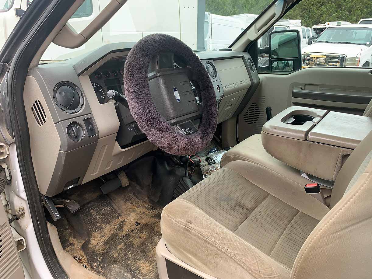 . Ford F450, 2008, 6.4L diesel, AT-HB, 4WD, CrewCab, Utility Box, N#7217 - Image 7