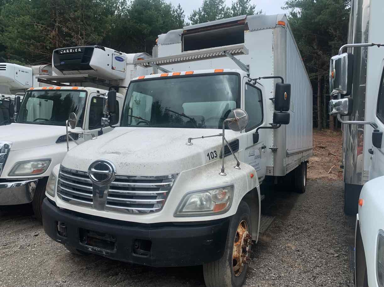 . Hino 338, 2010, 7.6L, AutoT-AirB, 26ft Reefer, no Unit, damage, N12#1591 - Image 2