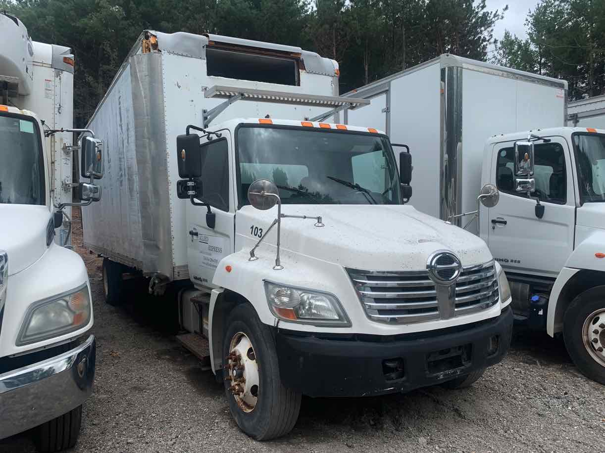. Hino 338, 2010, 7.6L, AutoT-AirB, 26ft Reefer, no Unit, damage, N12#1591