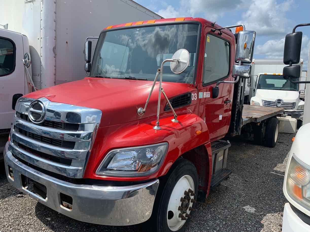 . Hino 338, 2014, 7.6L, AutoT-AirB, red, 21.5ft Flatbed, NE3c#5796 - Image 4