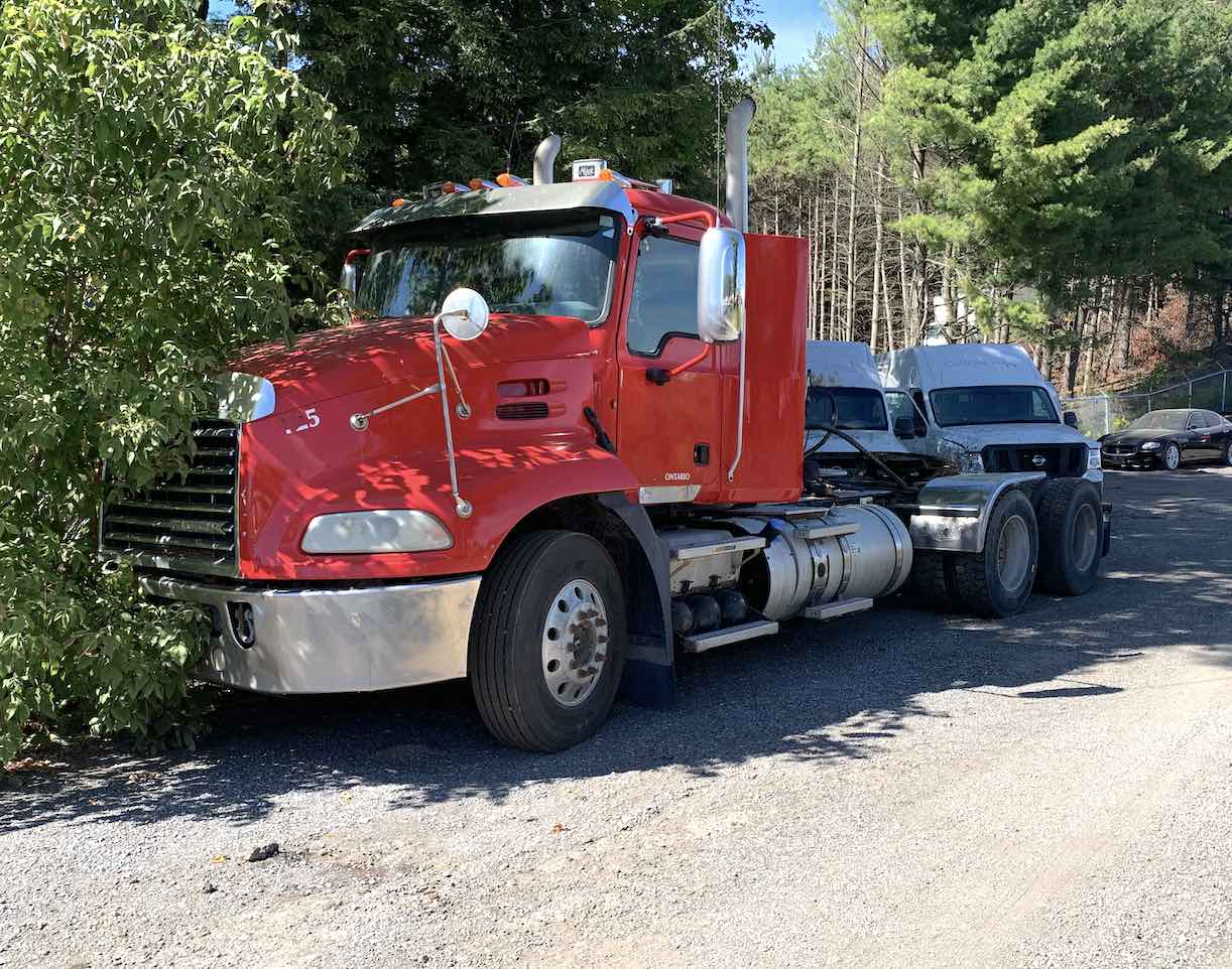 . Mack CUX613, 2012, 12.7L, AutoT-AirB, 6x4 Daycab Tractor, red, NE1w#7820